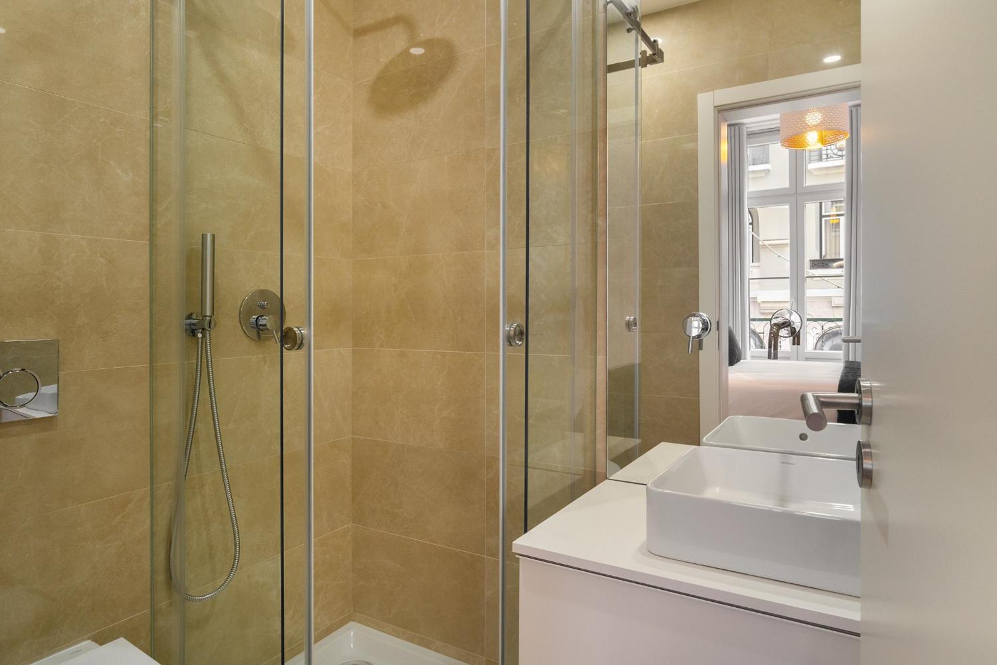 Apartment Whome Escape Exclusive Downtown Building For Rent *